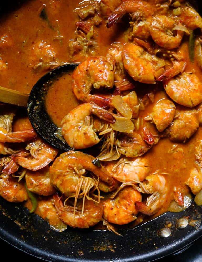 SRI LANKAN PRAWN CURRY WITH COCONUT MILK. ISLAND SMILE