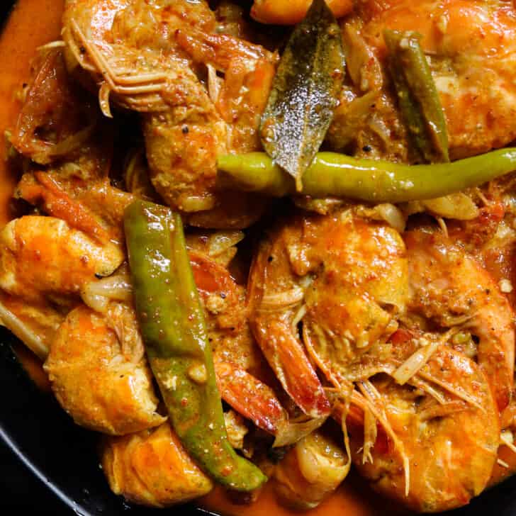 SRI LANKAN PRAWN CURRY WITH COCONUT MILK. ISLAND SMILE